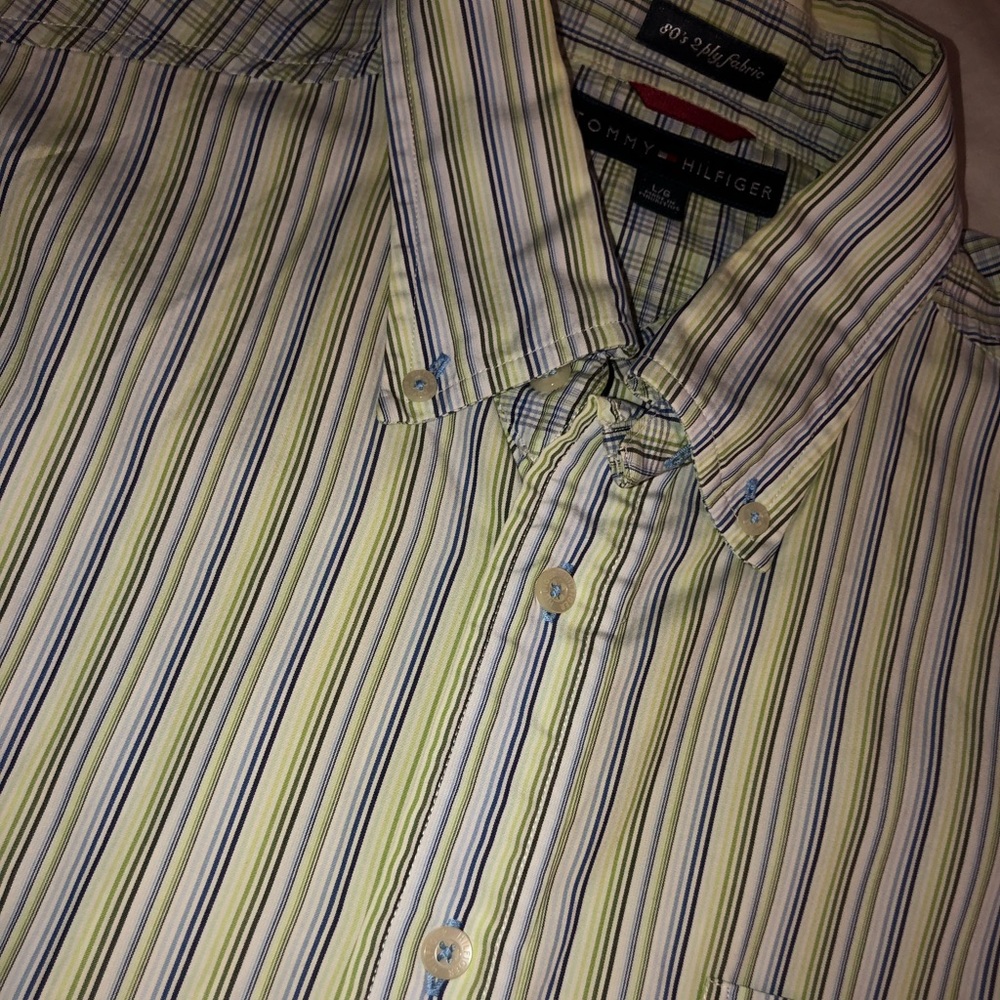 Men’s Large Striped Tommy Hilfiger button up.